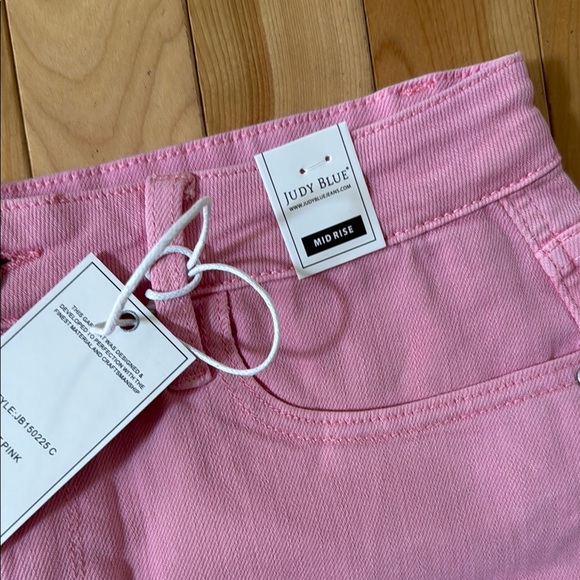 NWT Judy Blue Pink Jean Shorts Mid Rise Frayed Hem Size L - Picture 3 of 5